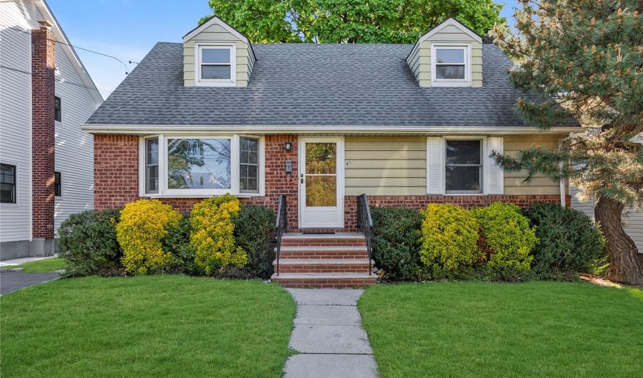 65 Grant Ave, Albertson, NY 11507 - 4 Beds, 1 Bath