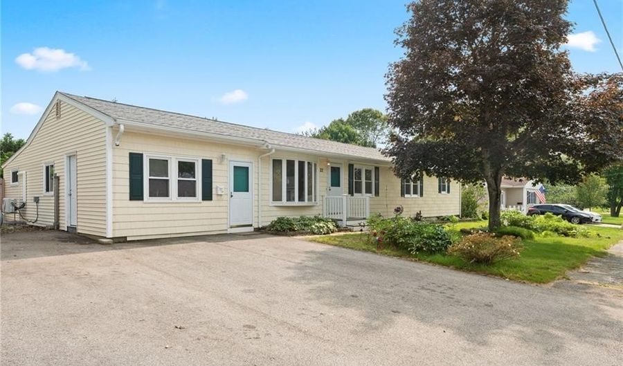22 York Dr, Coventry, RI 02816 - 3 Beds, 2 Bath