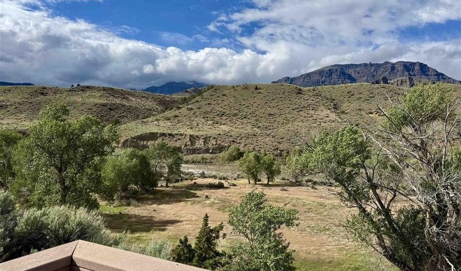 21 Ptarmigan View Dr, Cody, WY 82414 - 2 Beds, 2 Bath