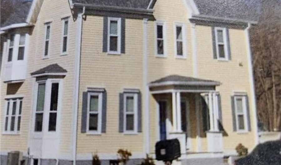 219 Metacom Ave 1A, Bristol, RI 02809 - 4 Beds, 2 Bath