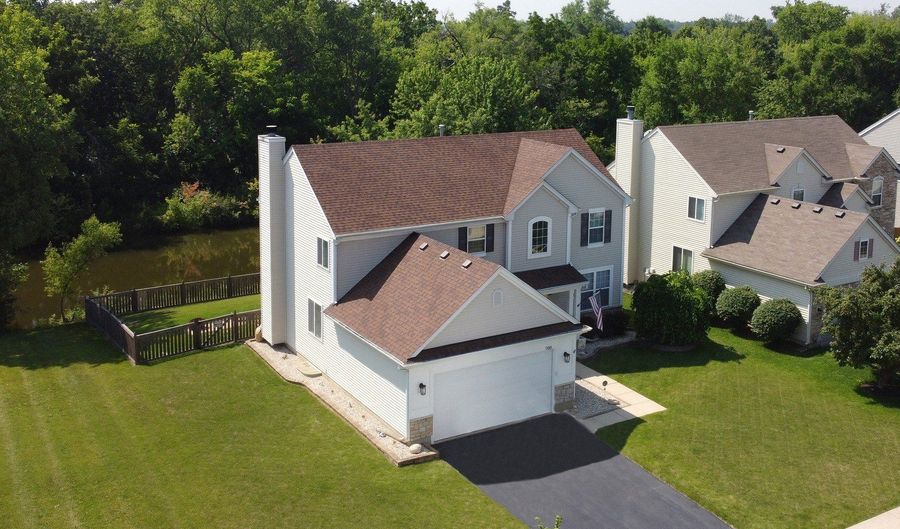 700 Needlegrass Pkwy, Antioch, IL 60002 - 5 Beds, 4 Bath