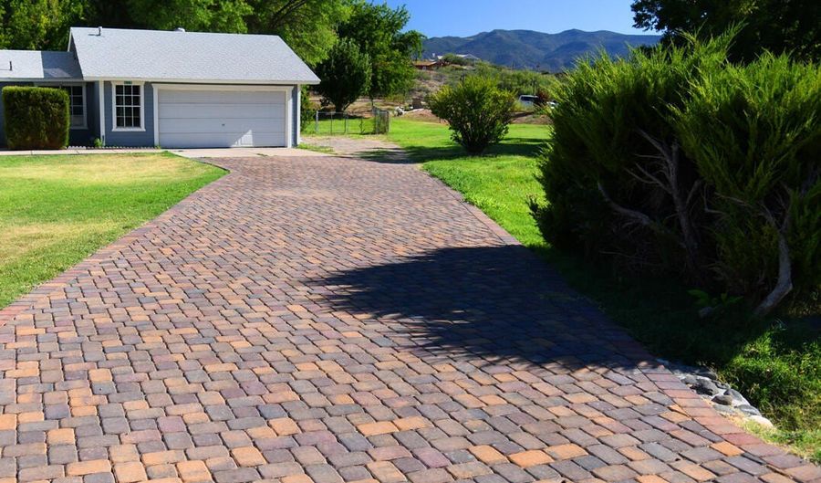 315 W Hereford Dr, Camp Verde, AZ 86322 - 5 Beds, 4 Bath