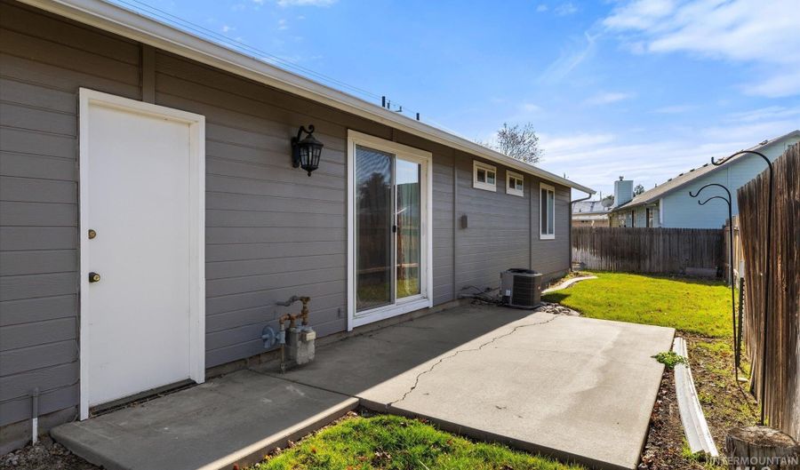 10605 W Goldenrod Ave, Boise, ID 83713 - 3 Beds, 2 Bath