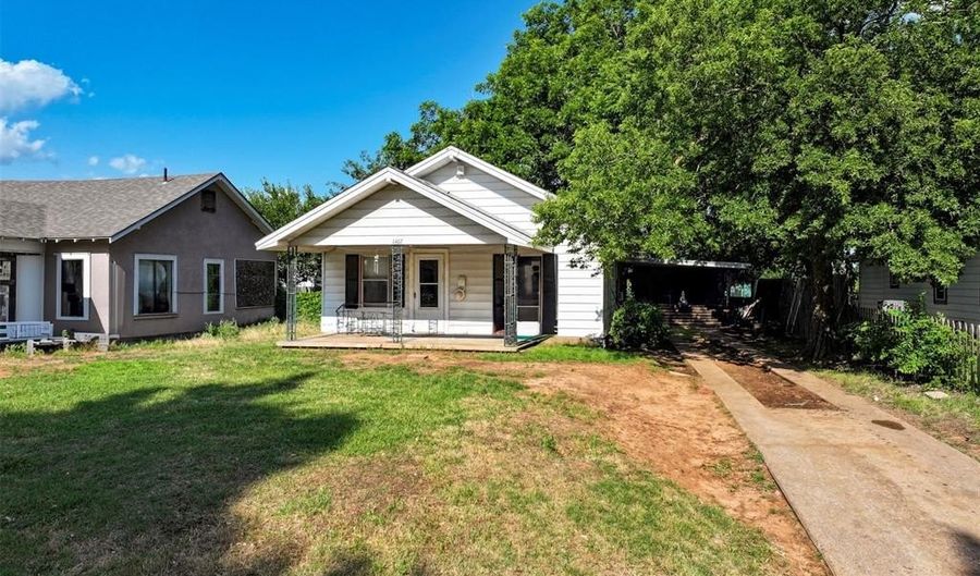 1407 S 9th St, Chickasha, OK 73018 - 2 Beds, 1 Bath