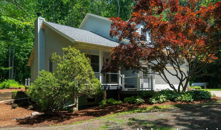 1016 Maple Hill Ave SE, Ada, MI 49301 - 4 Beds, 4 Bath
