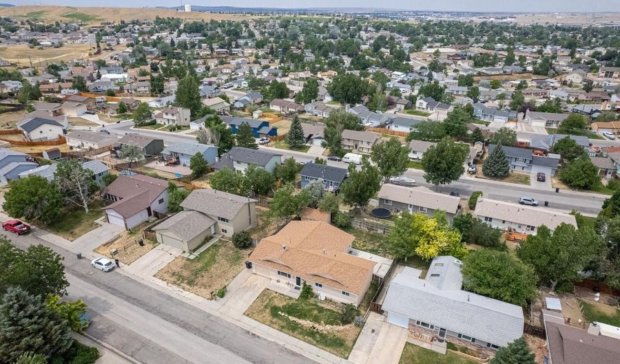 2322 Shattuck Ave, Casper, WY 82601 - 4 Beds, 3 Bath