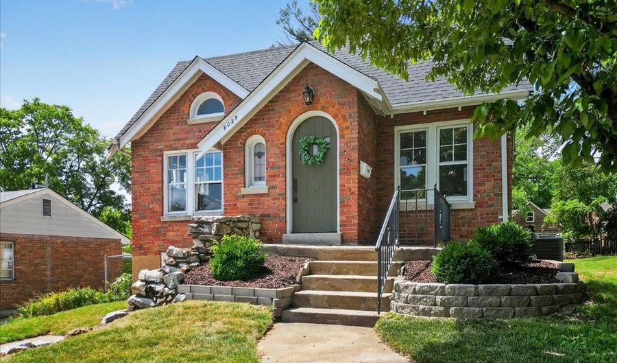 8025 McGee St, Affton, MO 63123 - 4 Beds, 2 Bath