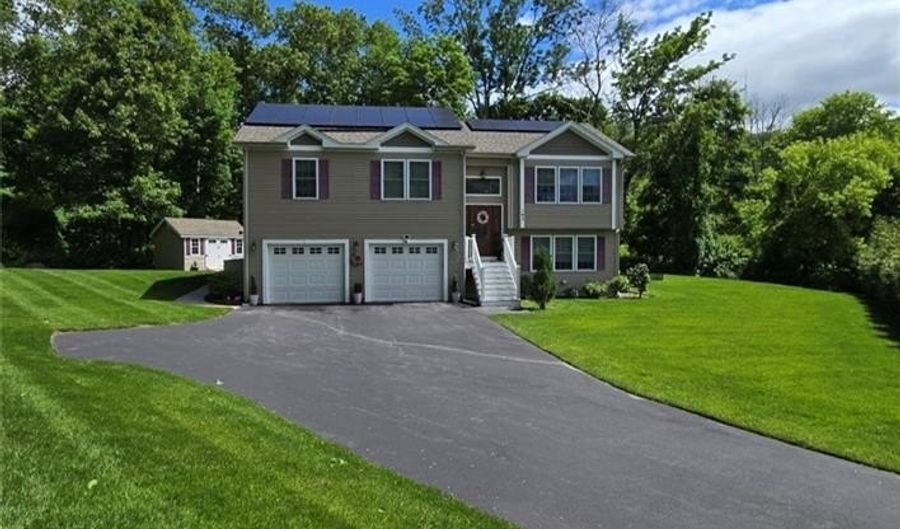 163 Morgan Ave, Johnston, RI 02919 - 3 Beds, 3 Bath