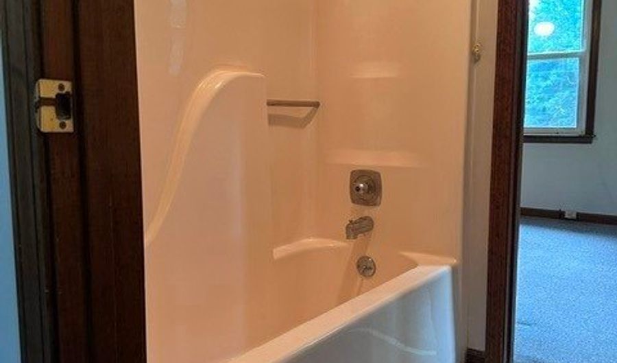 275 Rocky Dr, Athens, GA 30607 - 2 Beds, 2 Bath