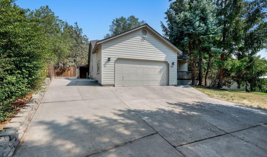 1961 NE Windy Tree Ct, Bend, OR 97701 - 3 Beds, 2 Bath