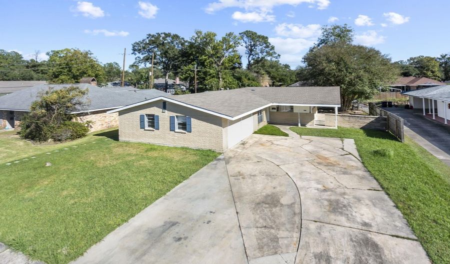 1565 S Woodhaven Dr, Baton Rouge, LA 70815 - 3 Beds, 2 Bath