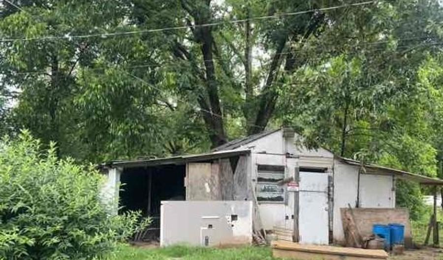 506 Hatchie St, Booneville, MS 38829 - 2 Beds, 1 Bath