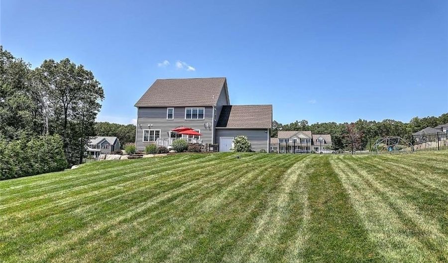 1 W Farm Rd, Smithfield, RI 02917 - 4 Beds, 4 Bath