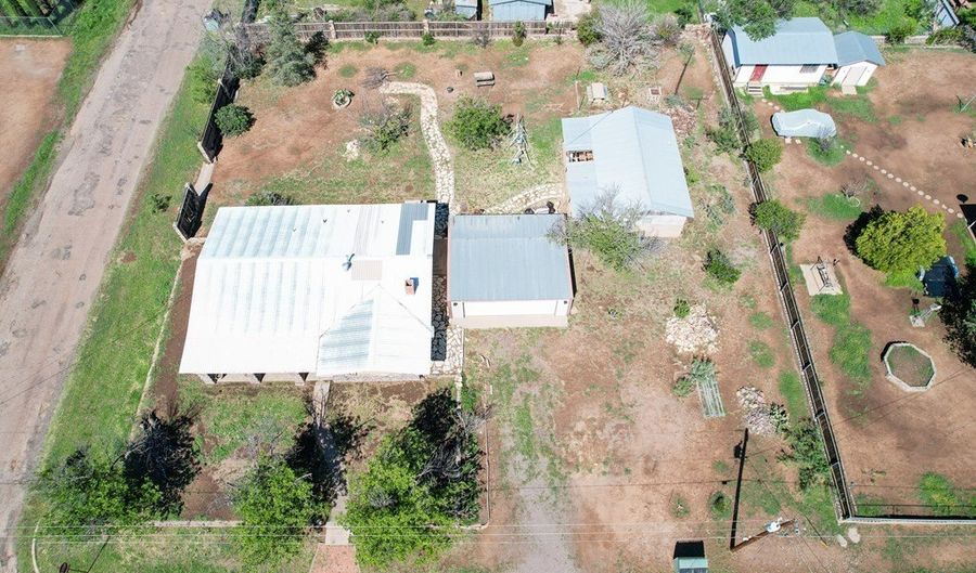 207 S 13th St, Alpine, TX 79830 - 3 Beds, 1 Bath