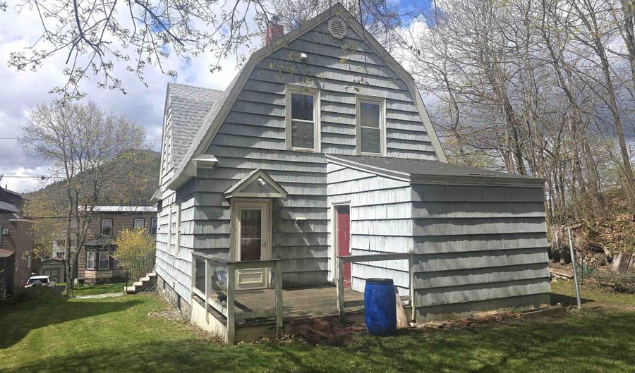 324 Church St, Berlin, NH 03570 - 2 Beds, 1 Bath