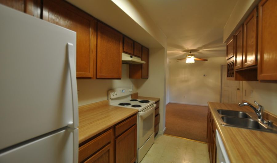 6204 REDINS Dr, Alexandria, VA 22310 - 2 Beds, 2 Bath