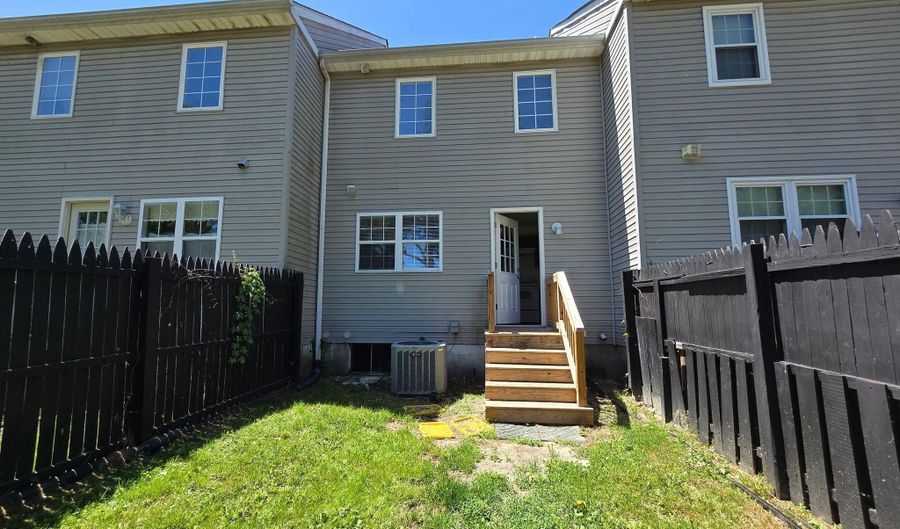 145 HOLMES St, Dover, DE 19901 - 2 Beds, 2 Bath