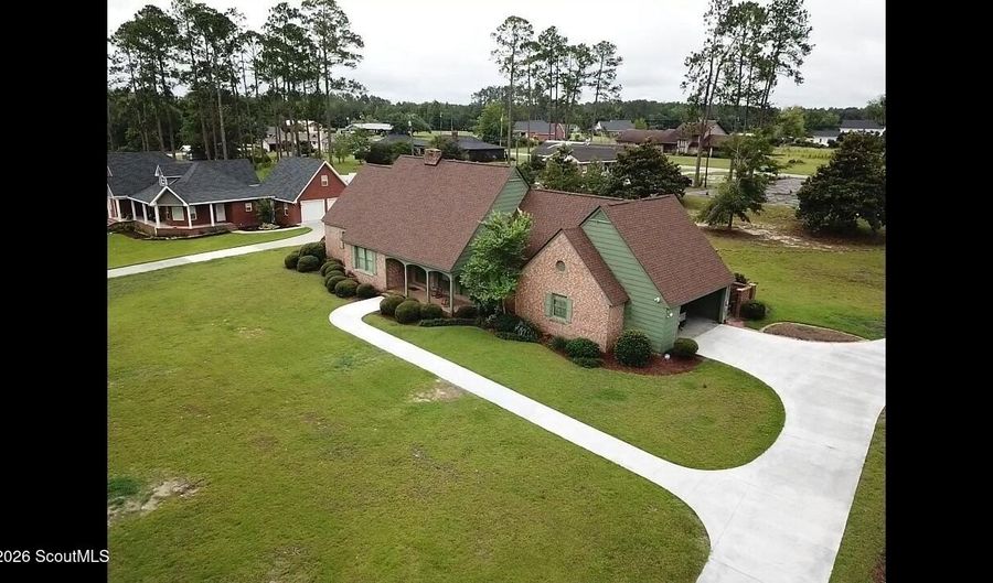 220 Lake Shore Dr, Alma, GA 31510 - 5 Beds, 5 Bath