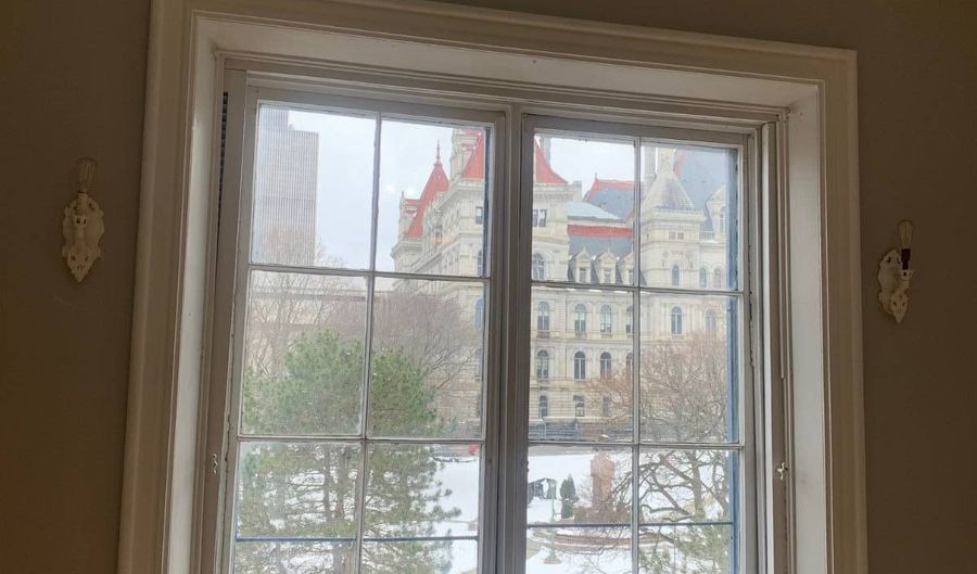 21 Elk St 401, Albany, NY 12207 - 1 Beds, 1 Bath