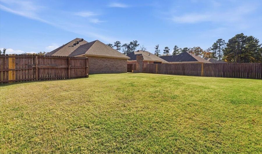 318 Austin Cir, Brandon, MS 39047 - 3 Beds, 2 Bath