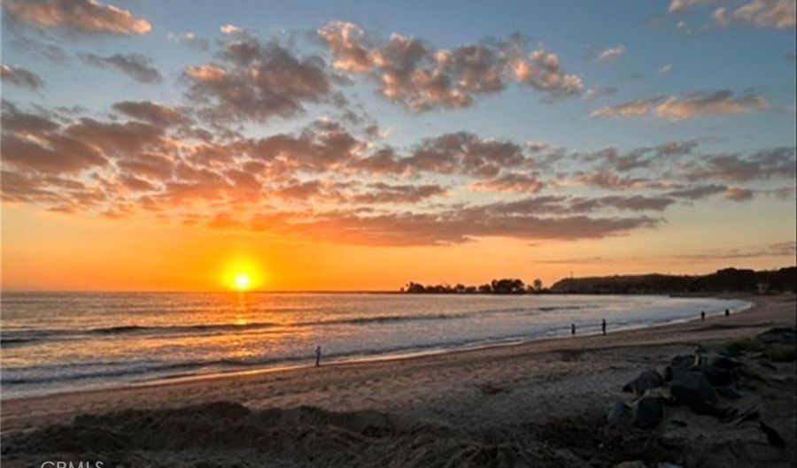 413 E Avenida Cordoba, San Clemente, CA 92672 - 3 Beds, 3 Bath