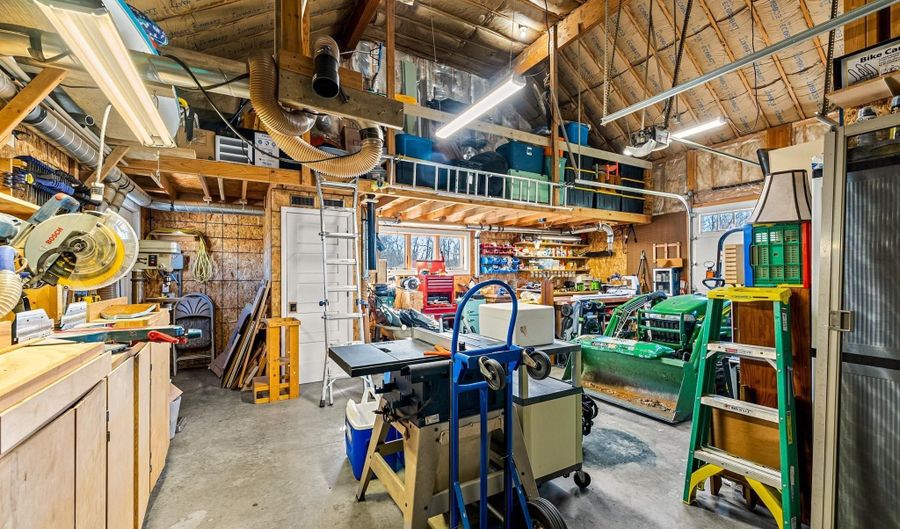 18232 Tonkel Rd, Auburn, IN 46706 - 3 Beds, 3 Bath