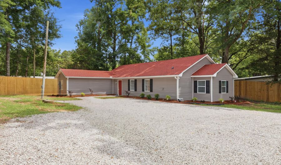 1392 Old Lake Rd, Brandon, MS 39042 - 3 Beds, 2 Bath