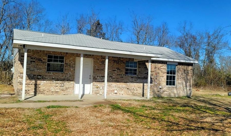 127 U.S. Highway 82, Annona, TX 75550 - 2 Beds, 1 Bath