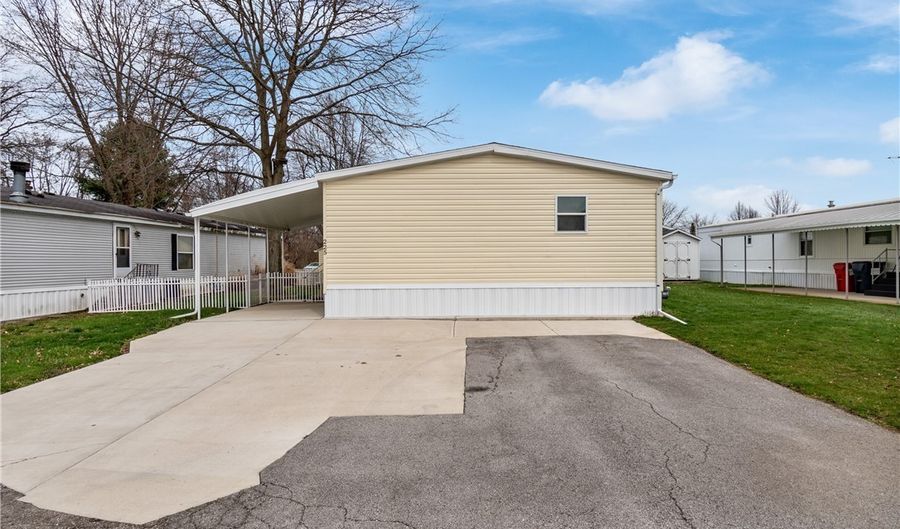 225 Amherst Mobile Homes, Amherst, OH 44001 - 3 Beds, 2 Bath