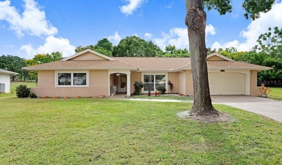 12600 CASTLEBERRY Ct, Bayonet Point, FL 34667 - 3 Beds, 3 Bath