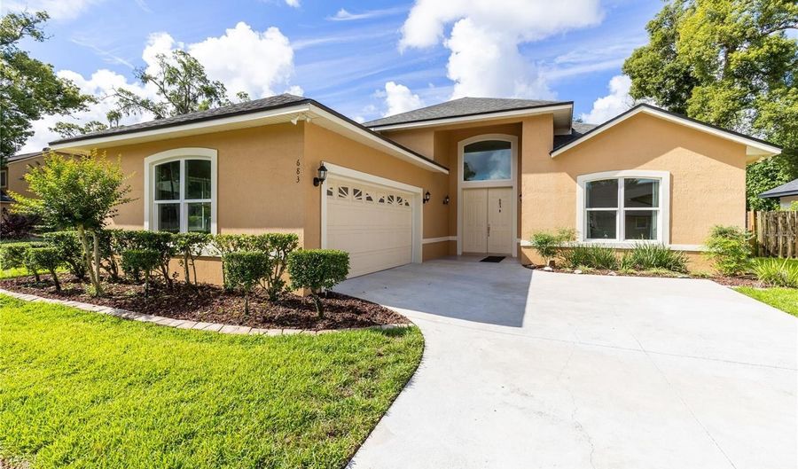 683 OAK HOLLOW Way, Altamonte Springs, FL 32714 - 3 Beds, 3 Bath
