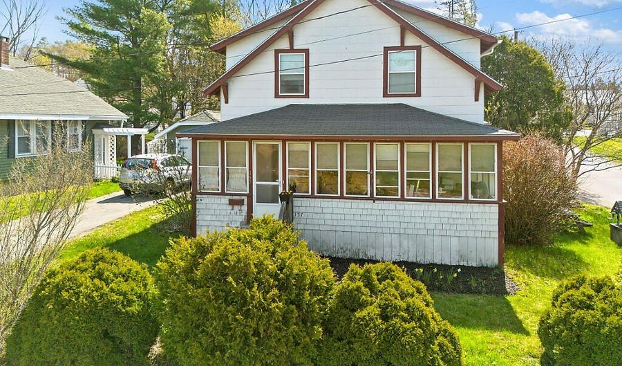157 Riverside Dr, Augusta, ME 04330 - 4 Beds, 1 Bath