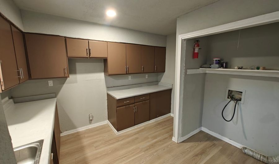 811 N Spears St 102, Alvarado, TX 76009 - 2 Beds, 2 Bath