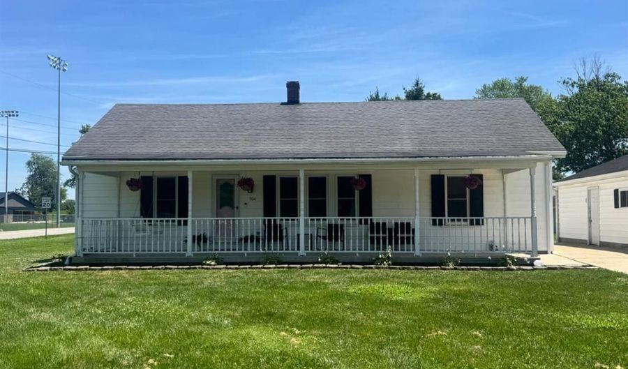 904 S Park Ave, Batesville, IN 47006 - 2 Beds, 2 Bath