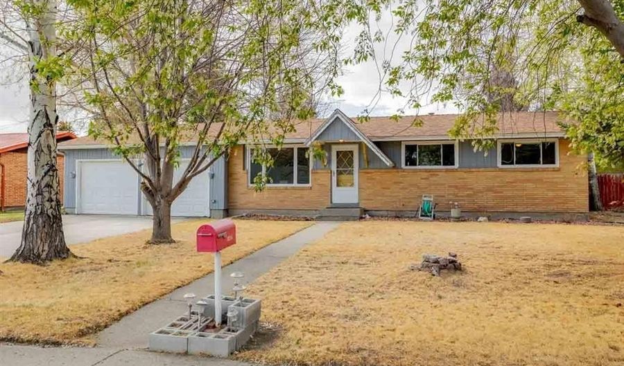 1214 Stampede Ave, Cody, WY 82414 - 3 Beds, 3 Bath