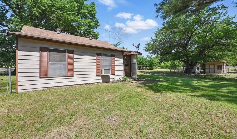 402 S Watson St, Alvarado, TX 76009 - 0 Beds, 0 Bath