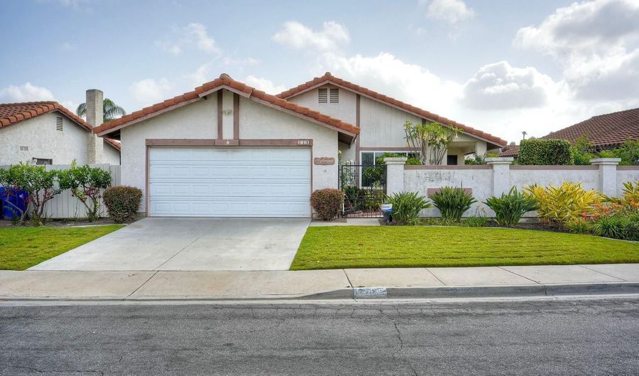 218 Saguaro Pl, Oceanside, CA 92057 - 3 Beds, 2 Bath