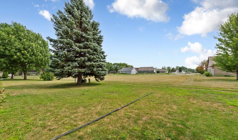 712 W Main St, Arlington, MN 55307 - 3 Beds, 3 Bath