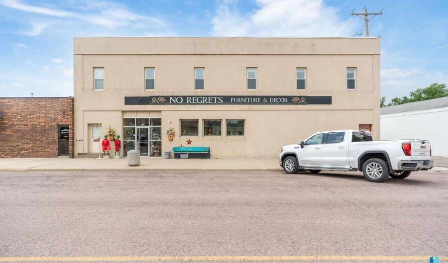 103 Main St, Beresford, SD 57004 - 3 Beds, 4 Bath