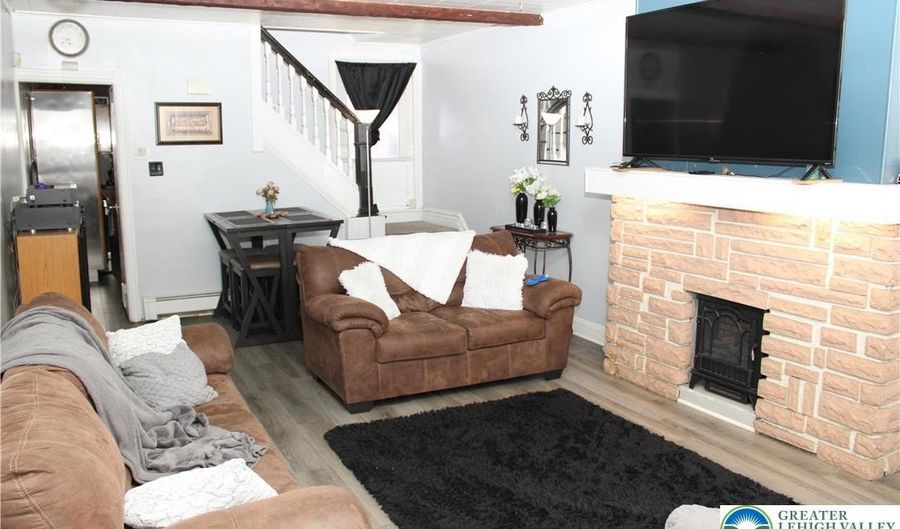 939 N 5th, Allentown, PA 18102 - 5 Beds, 2 Bath
