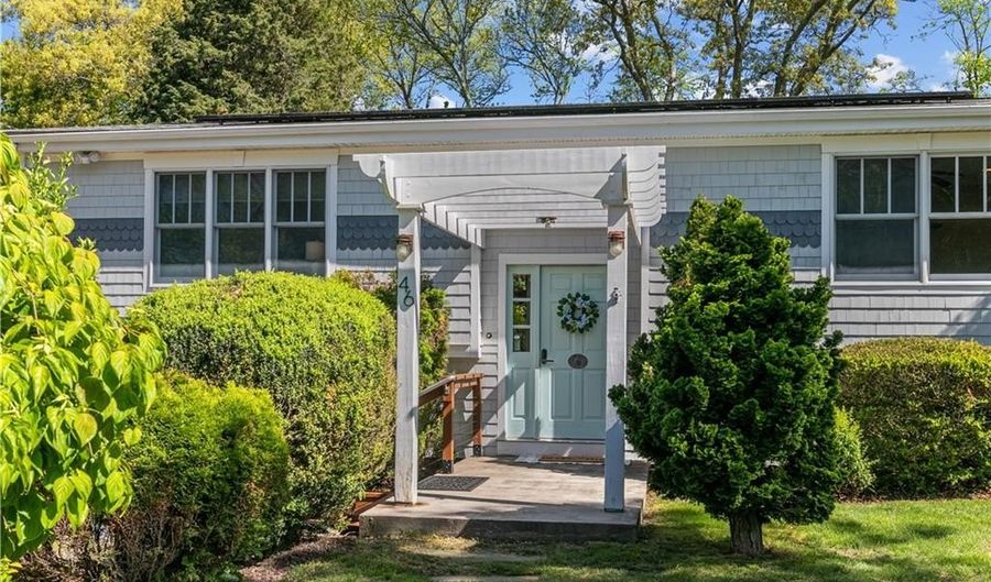 46 Steamboat St, Jamestown, RI 02835 - 2 Beds, 2 Bath