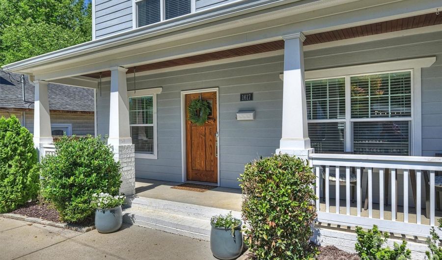 1617 Hawthorne Ln, Charlotte, NC 28205 - 5 Beds, 4 Bath
