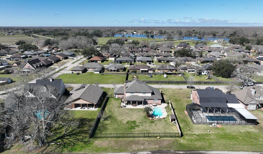 502 Whitworth St, Berwick, LA 70342 - 4 Beds, 3 Bath