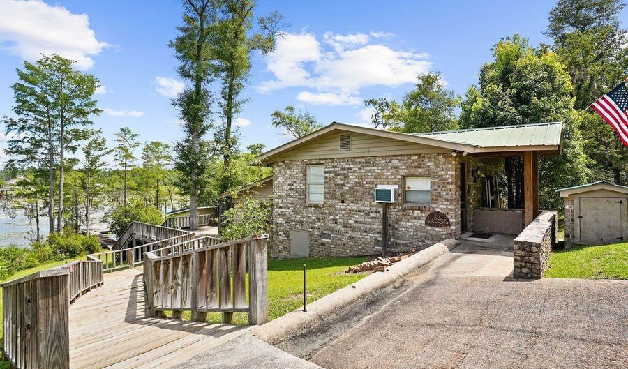 2684 LAKEVIEW Cir, Alford, FL 32420 - 1 Beds, 2 Bath