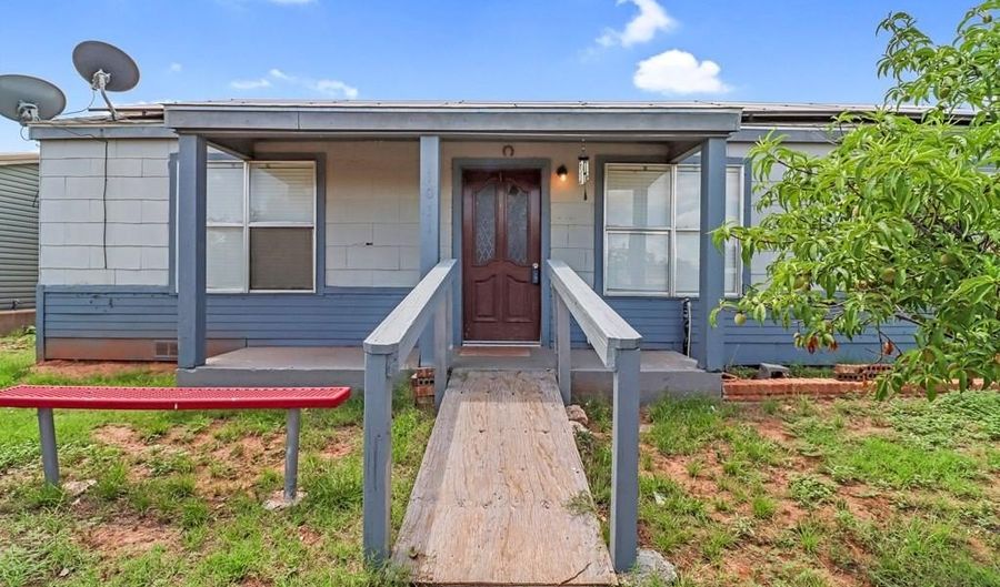 1011 NW 6th St, Andrews, TX 79714 - 3 Beds, 2 Bath