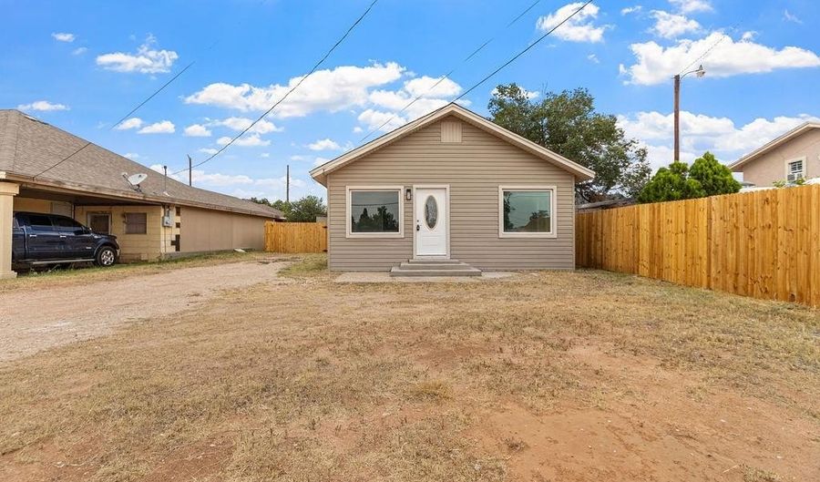 305 NE E, Andrews, TX 79714 - 3 Beds, 2 Bath