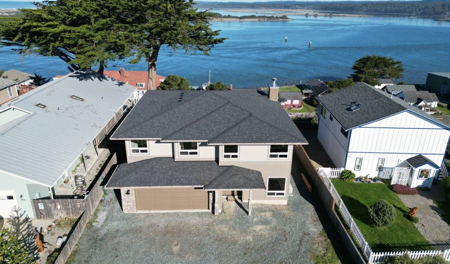 360 2ND St, Bandon, OR 97411 - 4 Beds, 3 Bath