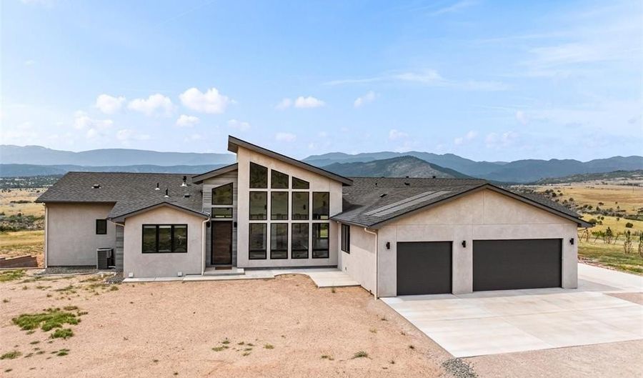 5843 Hart Ranch Dr, Beulah, CO 81023 - 5 Beds, 5 Bath