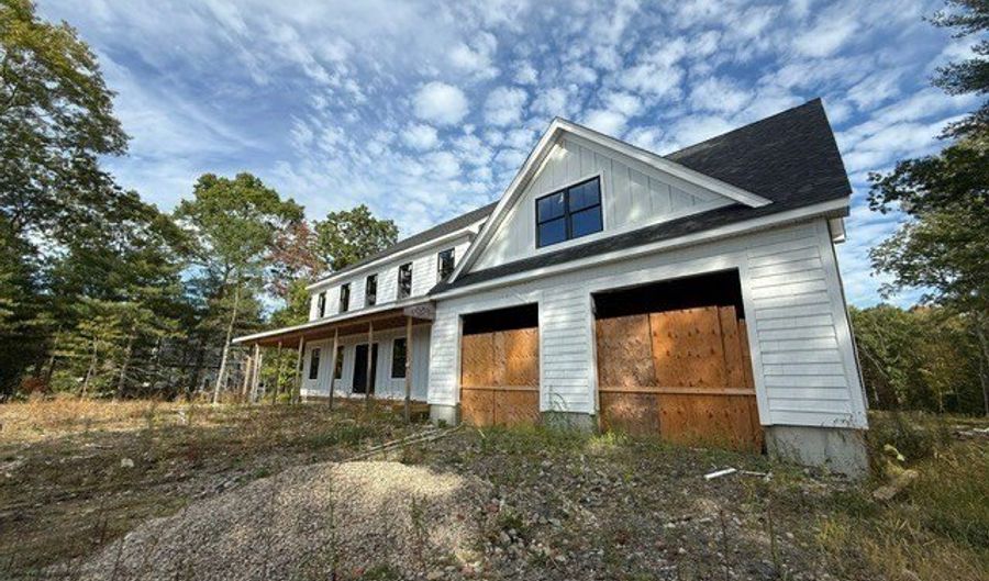 66 S Main St, Berkley, MA 02779 - 5 Beds, 3 Bath