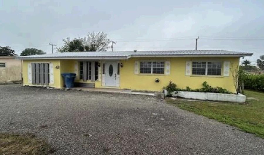 740 SE 2nd St, Belle Glade, FL 33430 - 3 Beds, 2 Bath